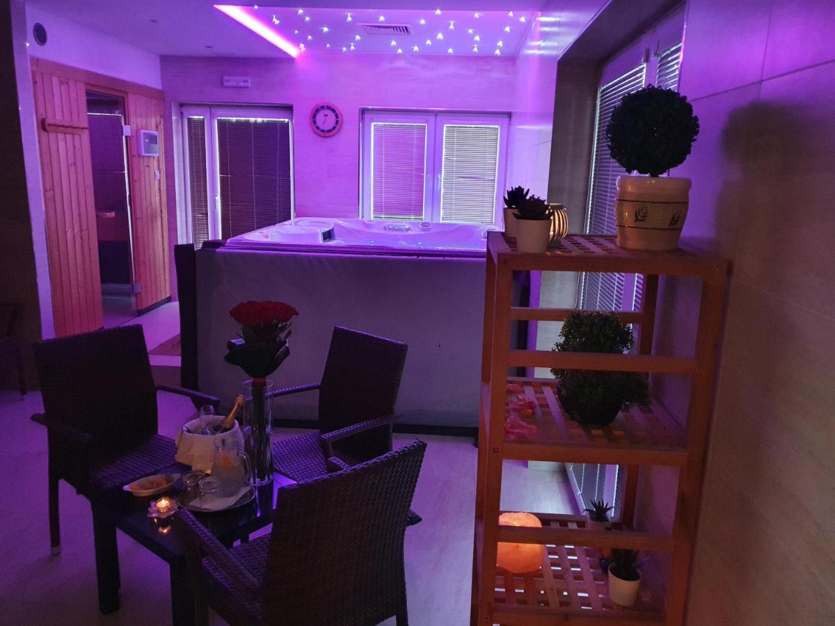 Agropenzion 7Divov Dolna Krupa Exteriör bild