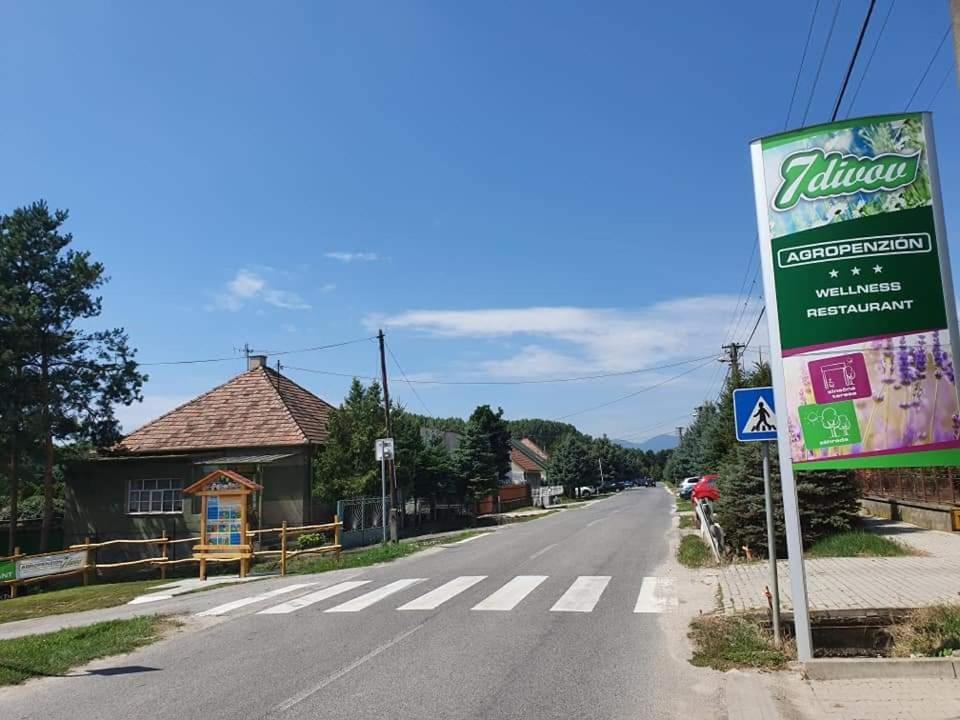 Agropenzion 7Divov Dolna Krupa Exteriör bild