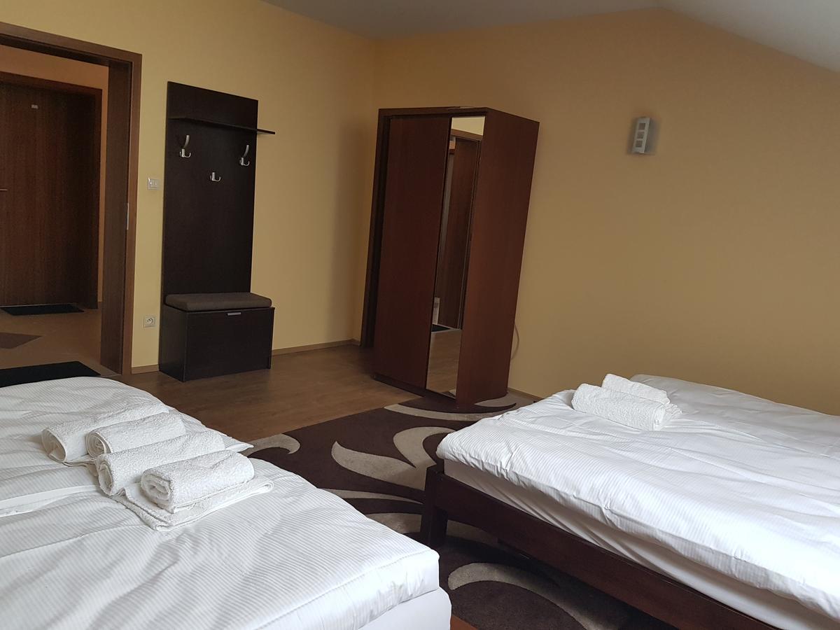 Agropenzion 7Divov Dolna Krupa Exteriör bild