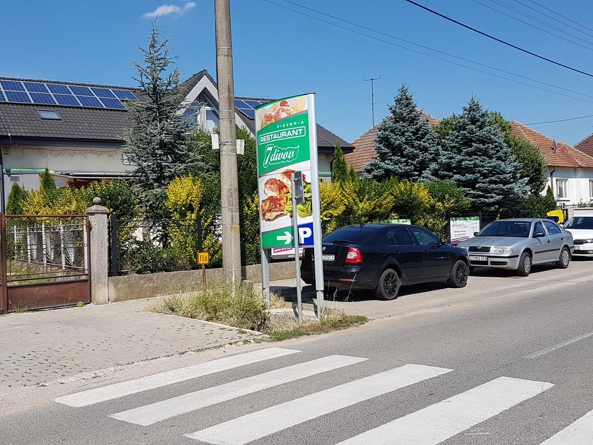 Agropenzion 7Divov Dolna Krupa Exteriör bild