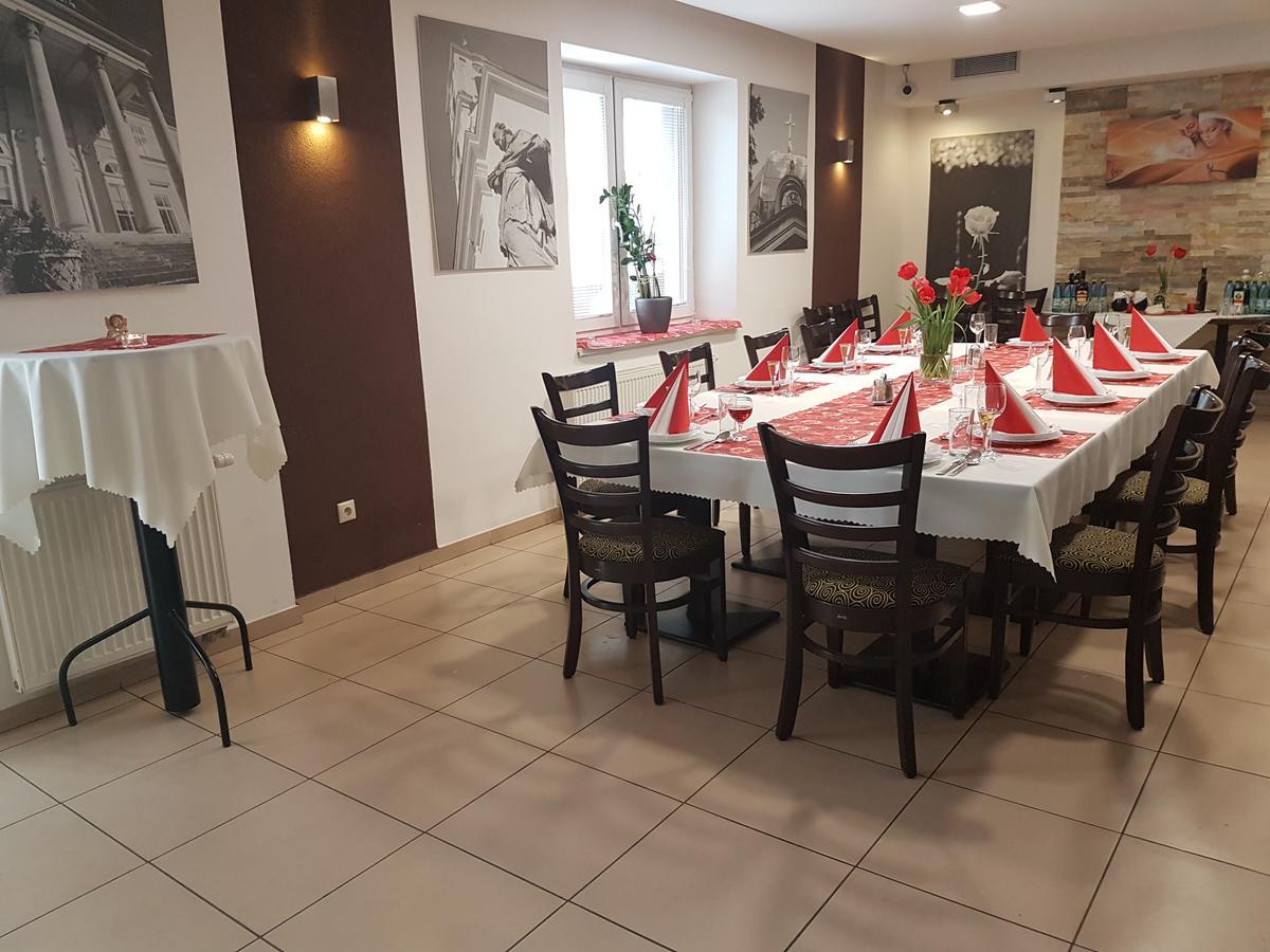 Agropenzion 7Divov Dolna Krupa Exteriör bild