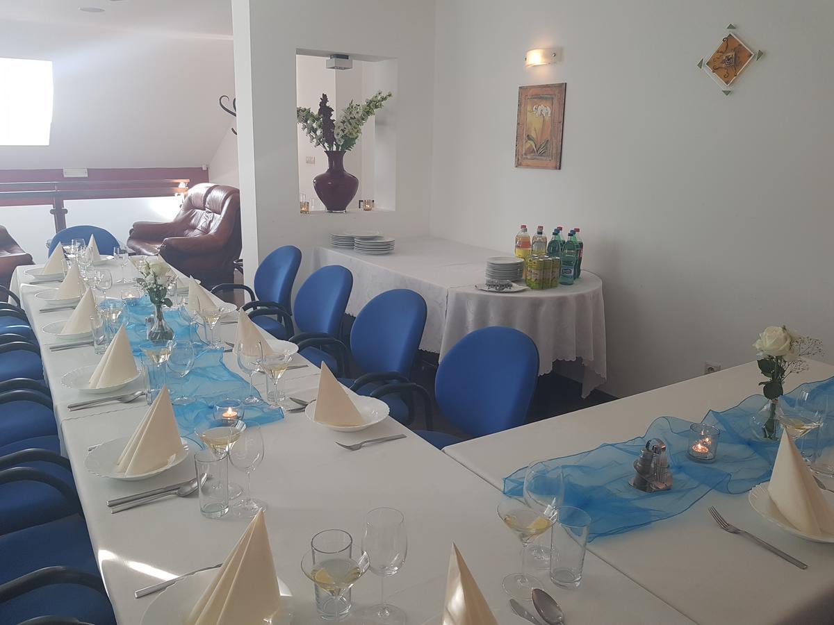 Agropenzion 7Divov Dolna Krupa Exteriör bild