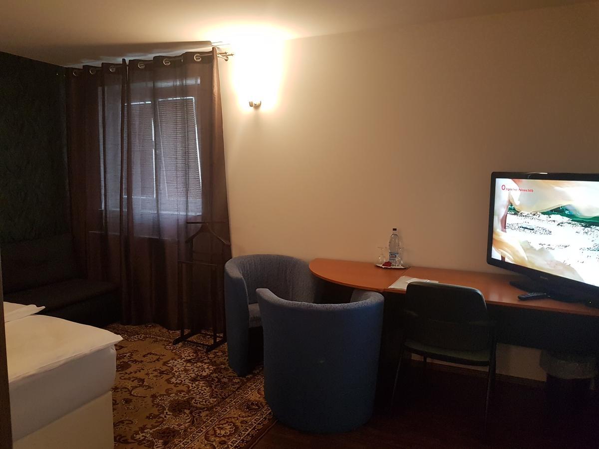 Agropenzion 7Divov Dolna Krupa Exteriör bild