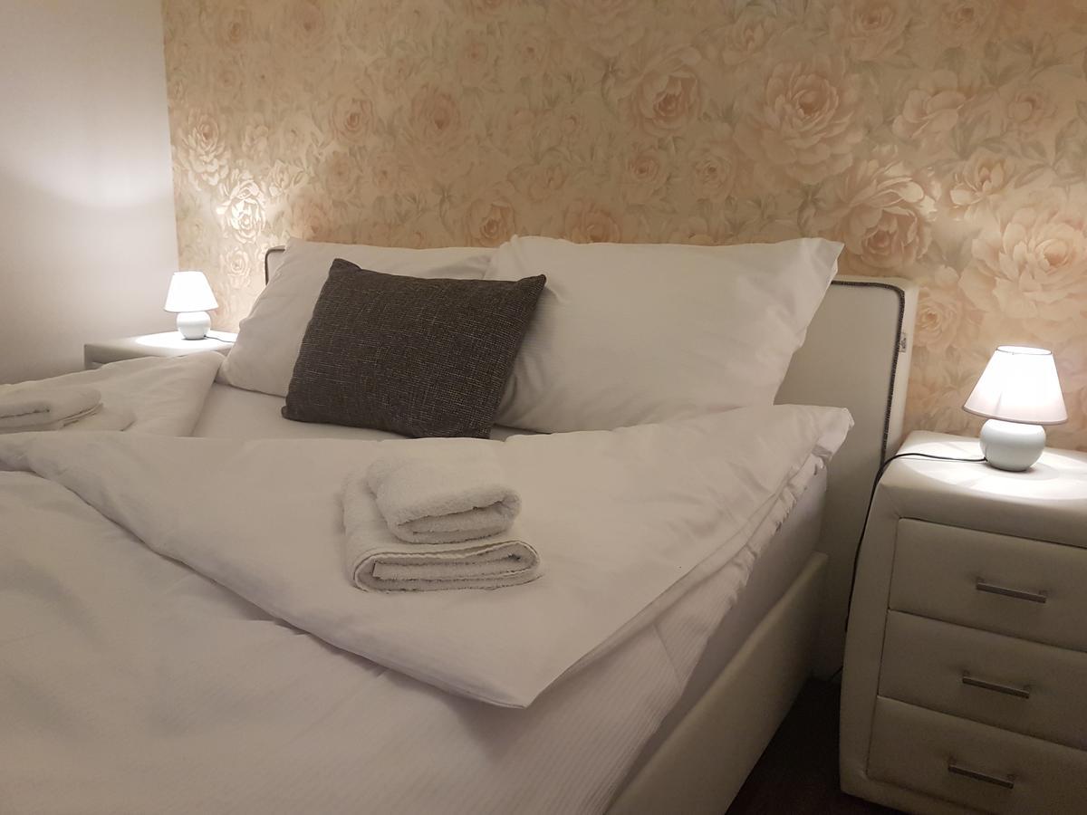 Agropenzion 7Divov Dolna Krupa Exteriör bild